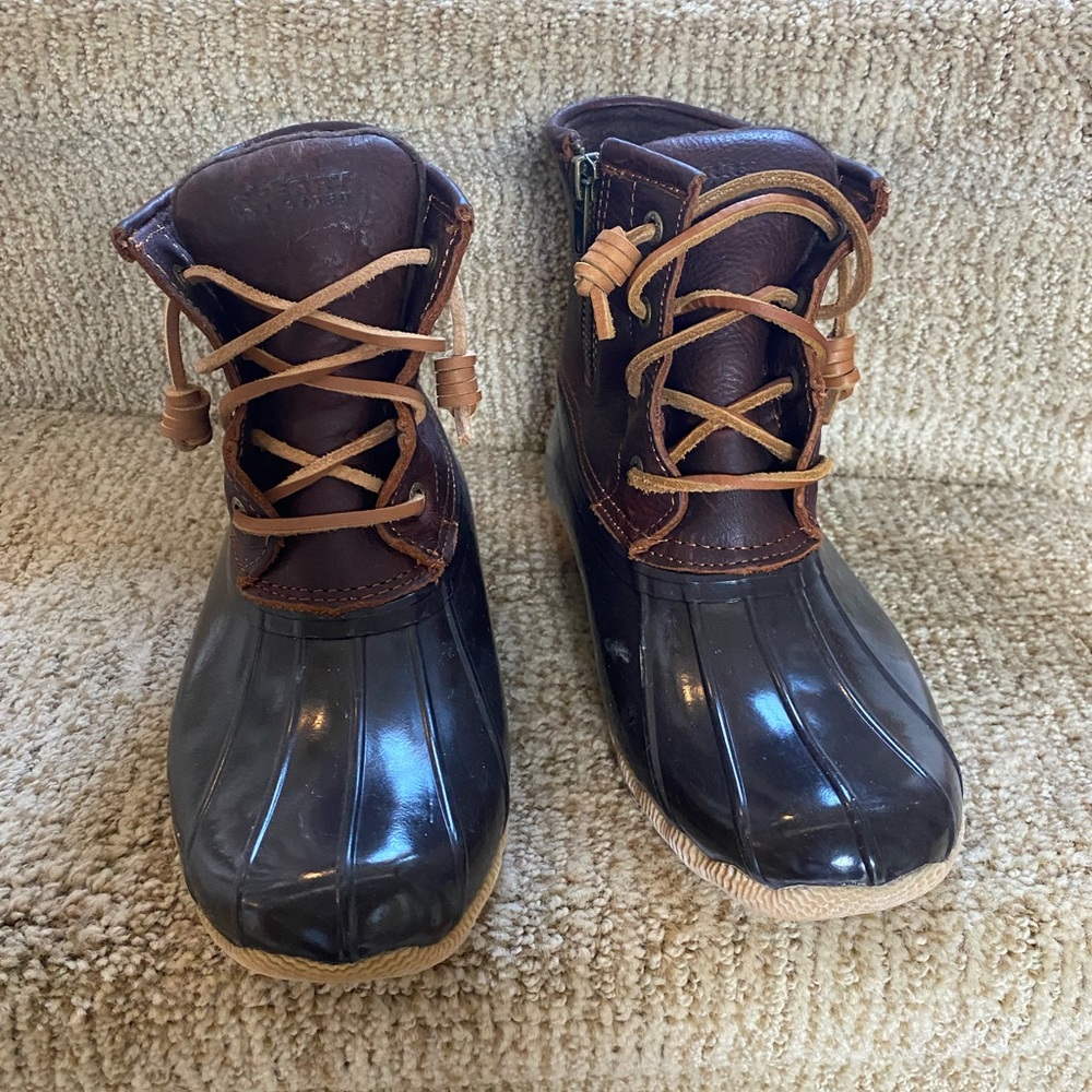Sperry - Picture 2 of 4